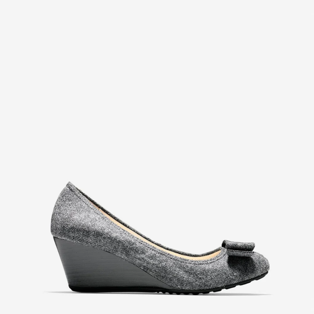 Cole Haan Tali Grand Bow Silver Suede Shoes size 5.5 - Picture 2 of 7